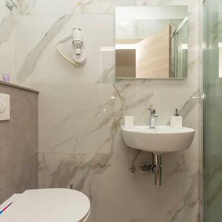 Root Guest house 3*