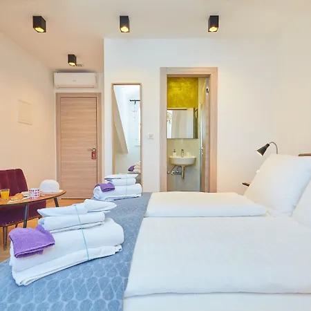 Root 3* Dubrovnik